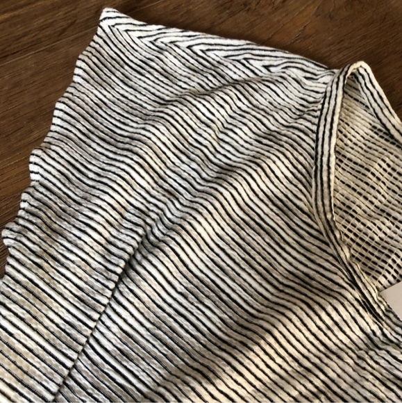 Max Studio Cute Tee Worn Once! - Picture 5 of 6